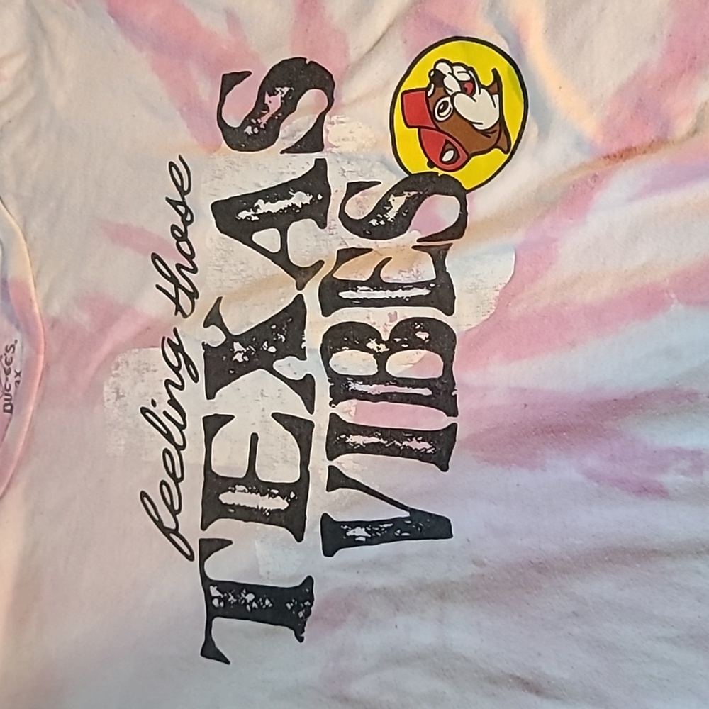 Buc-ees plus size women's t-shirt - Picture 2 of 3